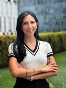 Mara Guillen Headshot
